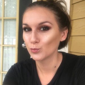 Meet your Posher, Courtney